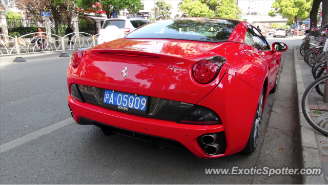 Ferrari California spotted in Shangai, China